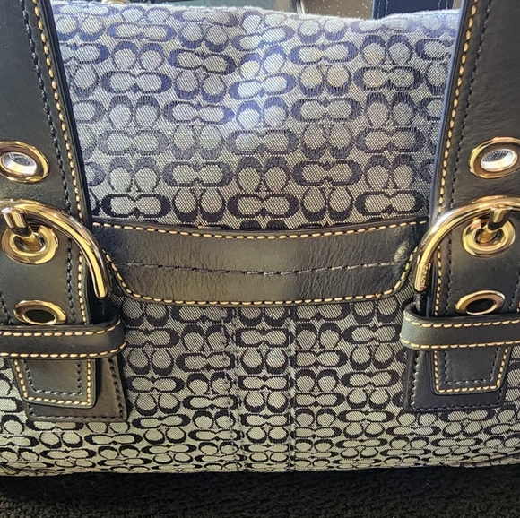 Coach Soho Signature "C"  Flap Canvas/Leather Trim Tote Vintage Blue Pristene - Picture 7 of 17